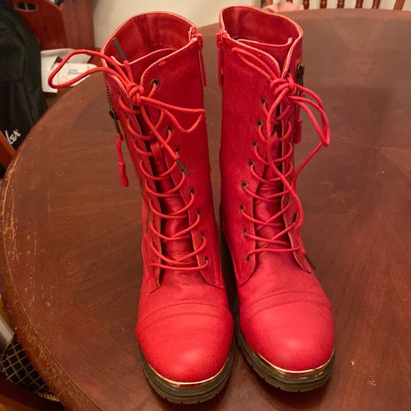 Daily shoes Shoes - 🦊 Daily Shoes brand red combat boots.